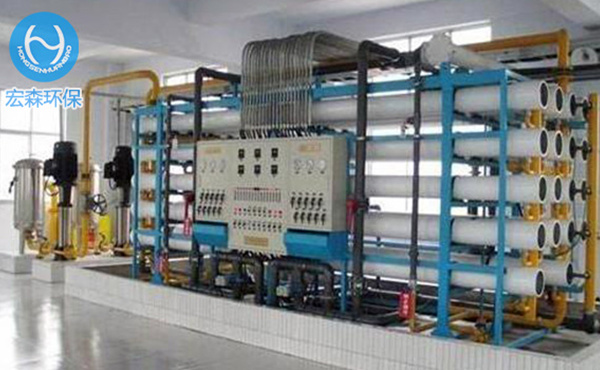 電去離子(Electrodeionization 簡稱EDI)是將電滲析膜分離技術(shù)與離子交換技術(shù)有機(jī)地結(jié)合起來的一種新的制備超純水(高純水)的技術(shù)，它利用電滲析過程中的極化現(xiàn)象對(duì)填充在淡水室中的離子交換樹脂進(jìn)行電化學(xué)再生。